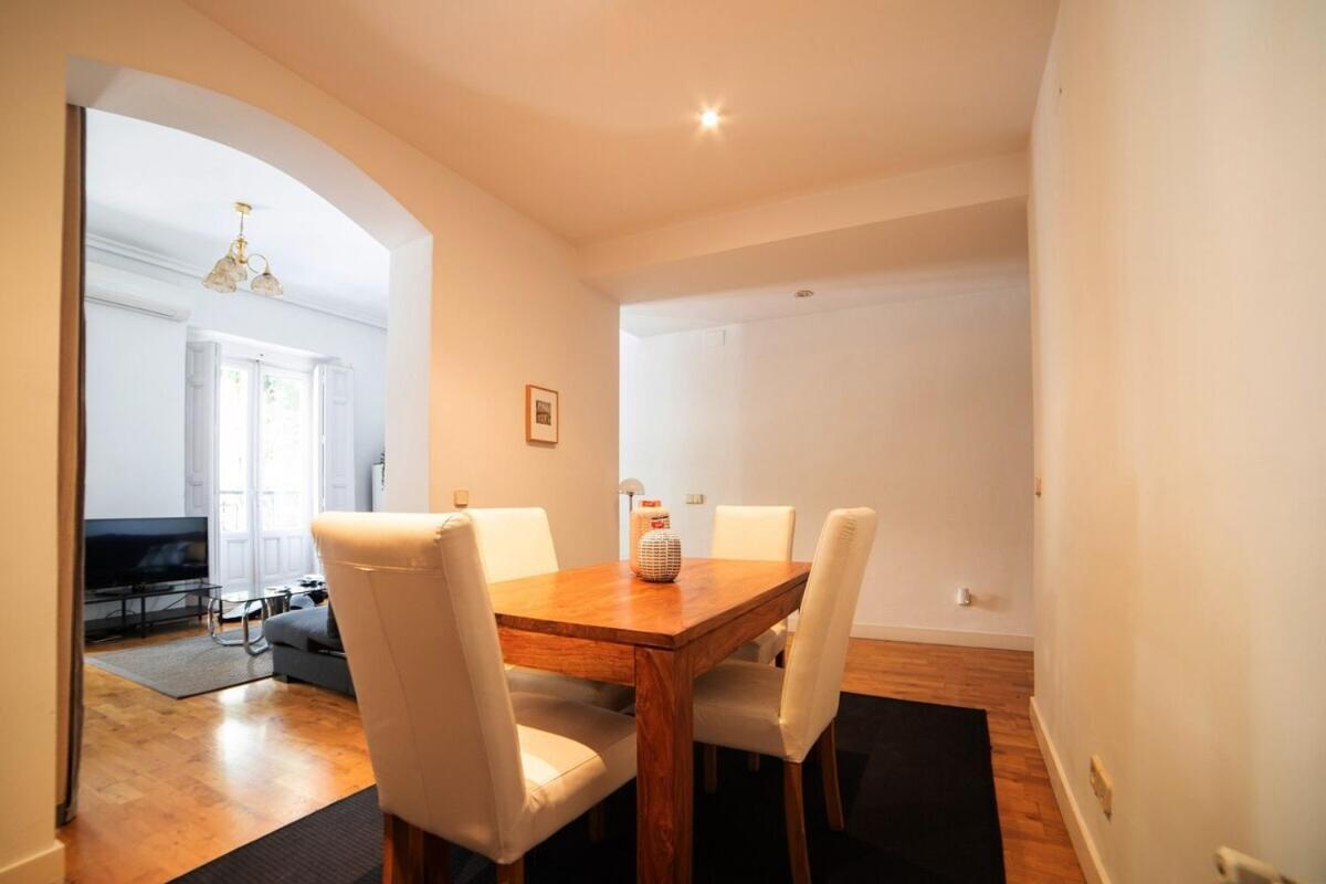 Bright Apartment In Historical City Center Madrid Extérieur photo